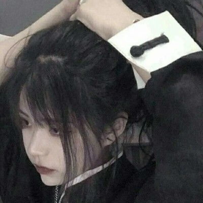 头像女侧脸成熟