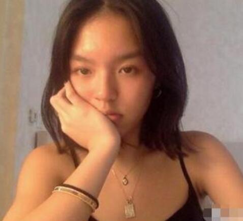 李咏17岁女儿近照曝光,亭亭玉立略显成熟