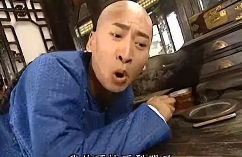 这些侮辱观众的镜头低胸紧身衣我忍了,穿泳装打鬼子是真忍不了