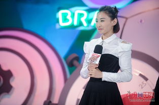 可爱表情包女孩何雯娜