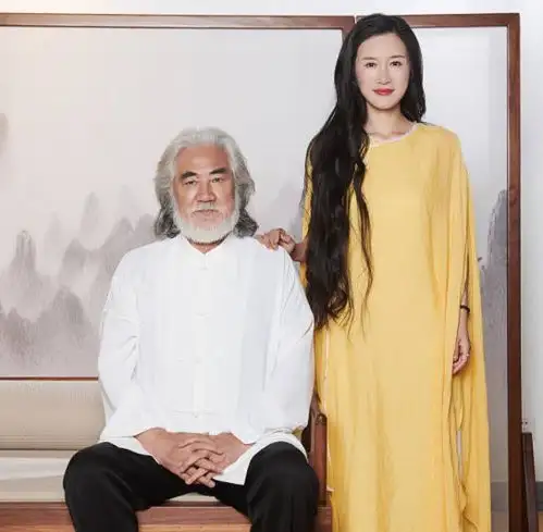 张纪中杜星霖520晒浪漫大片,一家五口全部出镜,幸福满满