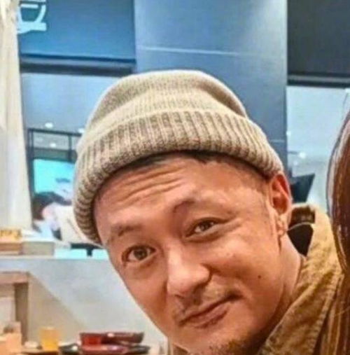 42岁余文乐近况变臃肿老头眼神无光,面相大变,网友认不出