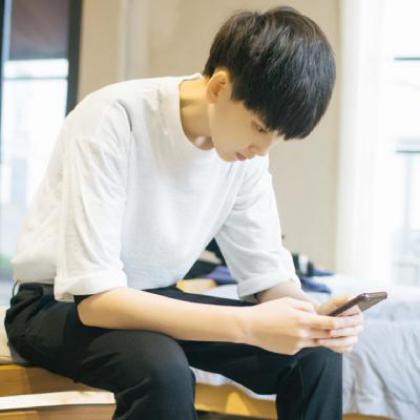 30岁男人微信图片头像简单干净高血压