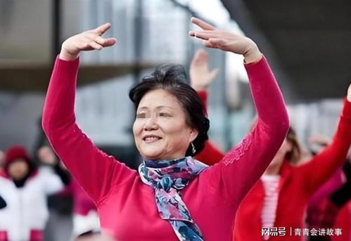 湖南大妈沉迷广场舞,老伴病重不管不问,房子要过户时却傻眼了