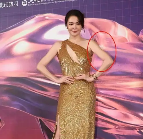 台北这一夜,林心如脸肿土气,曾佩瑜裸背风情,许玮甯展傲人身材