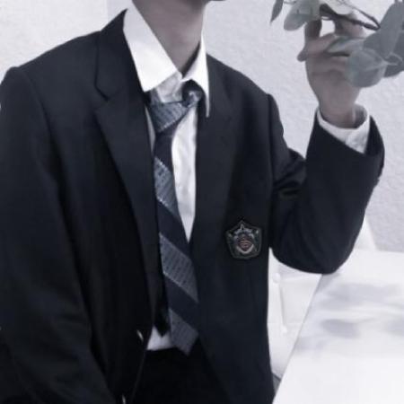 帅气的男生头像半身看不到脸的