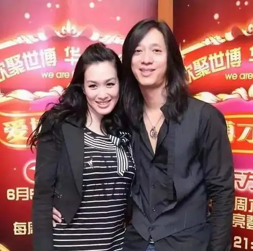 当红退圈结婚,她是恋爱脑如今五十岁还在拼四胎,她真的幸福吗