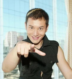 黄晓明旧照曝光,意外带火美人尖网友头发怎么秃了