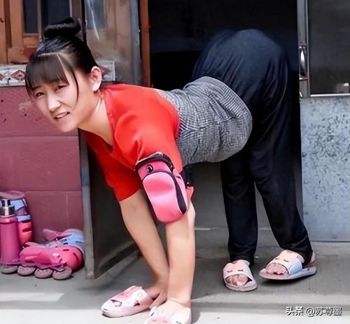 爬行妈妈董明英24岁嫁46岁光棍,不顾劝阻生俩娃,如今怎样