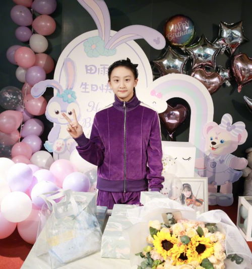 爸爸去哪儿8年,多多拍话剧,石头帅成欧巴,她受到国王表扬