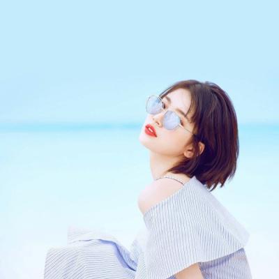 齐耳短发女生头像短发菇凉照样闪飘飘