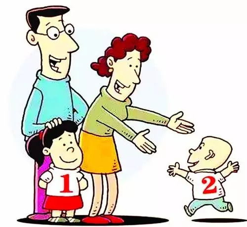 二孩来了谁来带隔代教育不出孩子,更耽误老人
