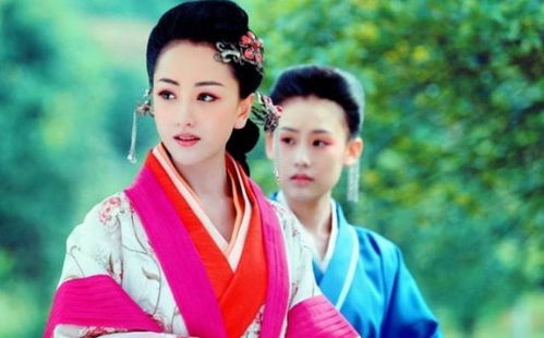 她两次进宫,皇帝遣散六宫只为宠她,死前却说此女为灾祸,去殉葬