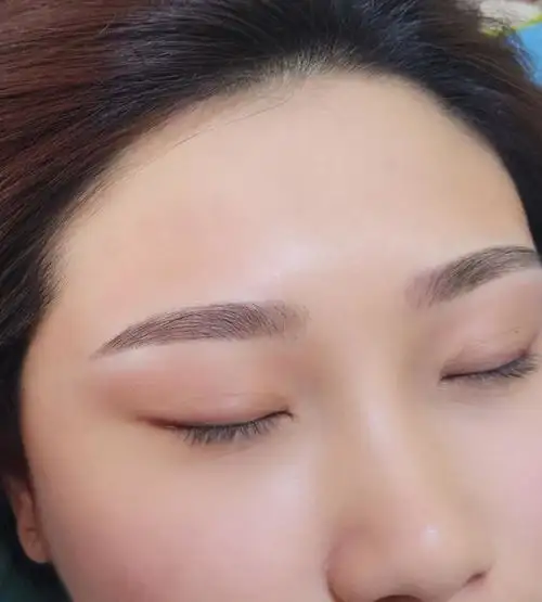 男性超过50岁眉毛变长,有什么意义呢也许多数人还不清楚