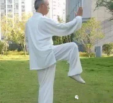 这个动作坚持不了10s钟,证明你老了五十岁以下的看过来