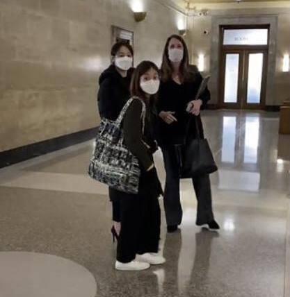 郑爽孩子抚养权庭审她想彻底和张恒割裂,庭审5小时后逻辑混乱