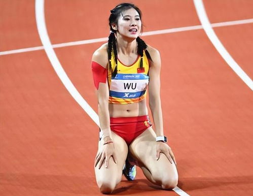 美女跨栏运动员吴艳妮受追捧,代言奢侈品牌包包,当网红名利双收