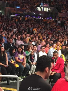 众星观战nba揭幕战赵薇全家抢镜小四月专注可爱