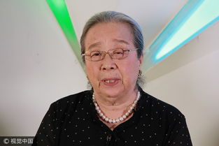 李明启精神矍铄再现容嬷嬷表情包