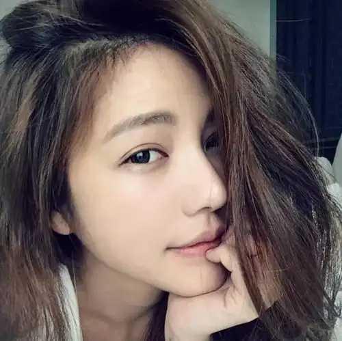 台湾43岁大姐比林志玲还嫩,堪比20岁小网红她64岁的妈也超恐怖