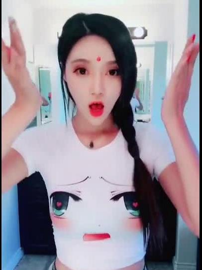最近这个小姐姐火了,这魔性的萨瓦迪卡,我也就看了20遍