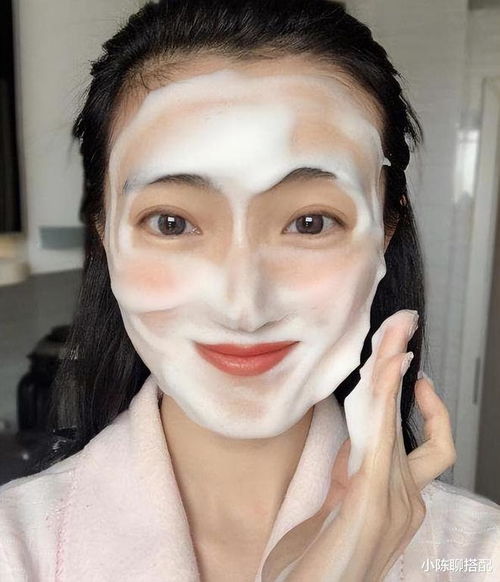 女人一旦过了40岁,洗脸时留意这2点对皮肤好,比涂护肤品更管用