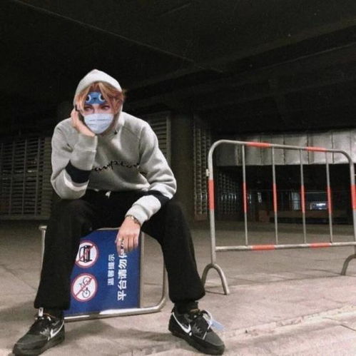 王者英雄头像渣男头像合集,孙策骑摩托,曜守球门,诸葛秀自拍