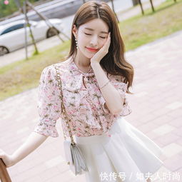 刚出炉的碎花雪纺衫,一款比一款精致,适合70后皮肤暗黄的女人