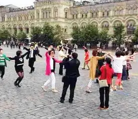 中国大妈莫斯科跳广场舞网友调侃下一站是火星吗