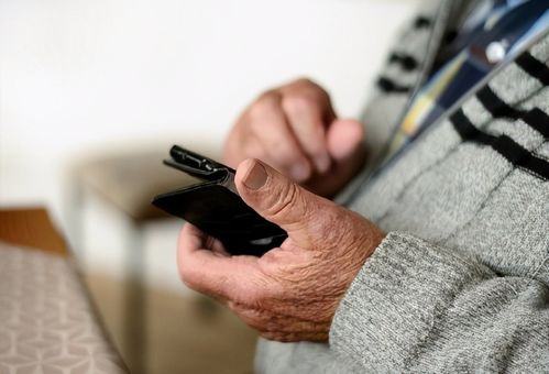 适应数字时代,老年人要过几关oppo手机有这几个功能够了