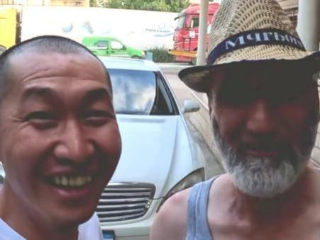 我,80后大叔在中东骑行,沙漠里巴铁送过水,还在富豪家里喝茶