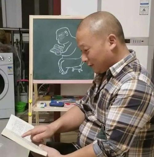 儿子自杀父亲卧底自杀群,陌生网友找他开导,而越近的人却越冷漠