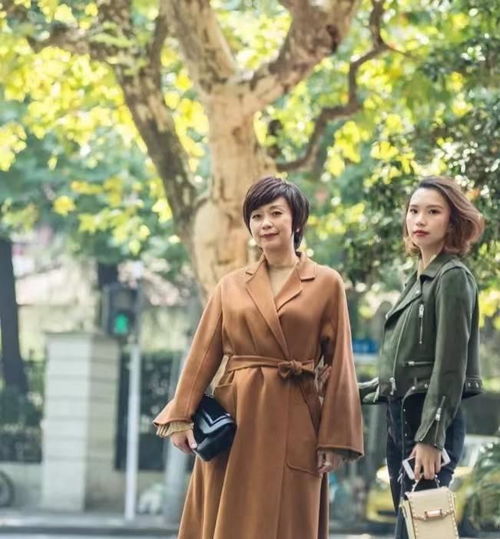 四五十岁的中年女人如何优雅过冬学她,优雅的同时又显年轻
