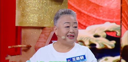 广场舞大妈登快本跳舞,经典舞姿太魔性,众星纷纷模仿成表情包
