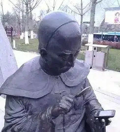 生病了,女票就这么安静的陪着我