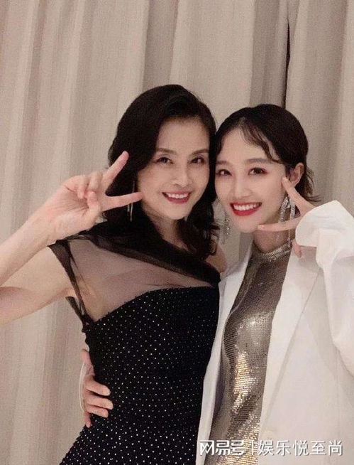蓝盈莹只谈过一次恋爱,妈妈的腿长109厘米,与女儿同框似姐妹
