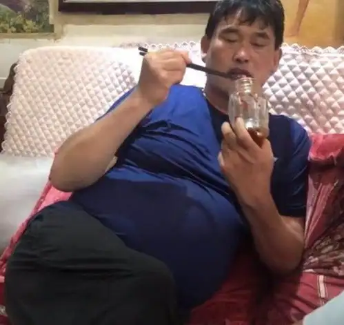 四五十岁的男人头像挣零花钱