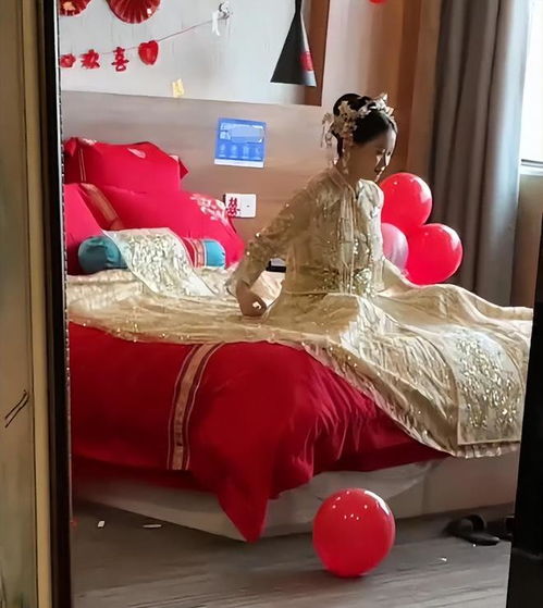 浙江一女子被嫌弃,不允许进侄女婚房,老人她离婚了,不吉利