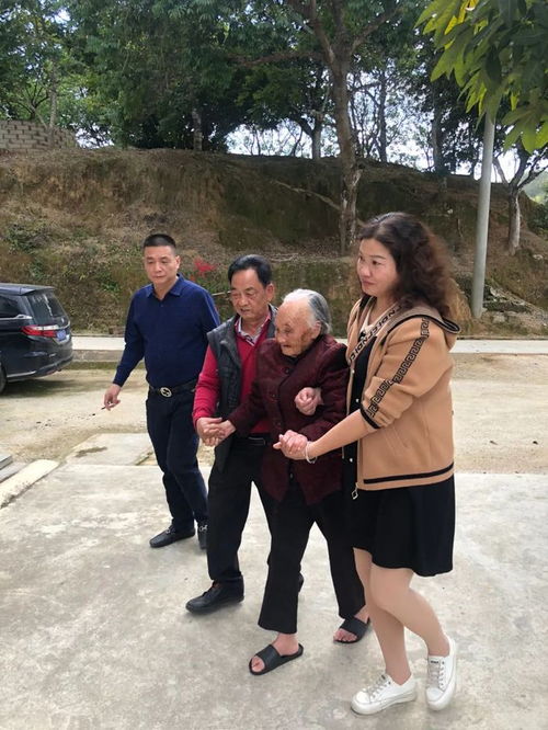 赞揭阳两名百岁老人主动接种新冠疫苗