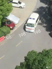 柯桥某小区内一中年女子发生坠楼事件120都来了,据传当场身亡...