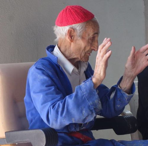 奇遇故事一生之城,50年,一个老人,一座教堂