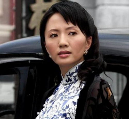 陆玲是郝蕾聂远的老师,长得漂亮演技也好,52岁婚姻状况成谜