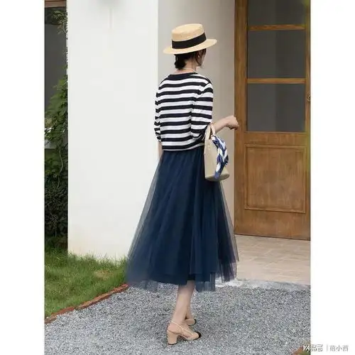 不管是20岁还是50岁,女人的衣品比长相重要,学会穿半身裙准没错