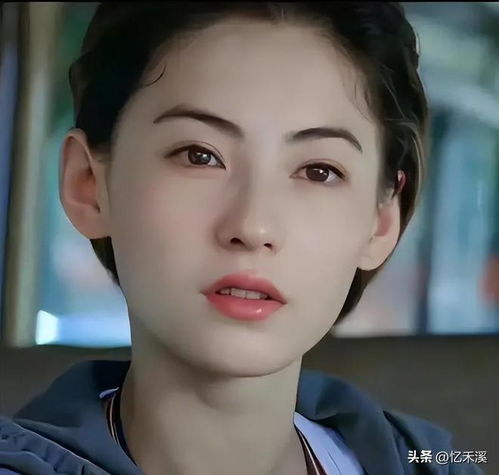人前很清纯,人后却疯狂这4位情史混乱的女星,才是老司机