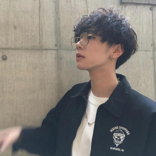 有什么阳光一点的男头吗,就是那种星河灿烂,人间值得的那种