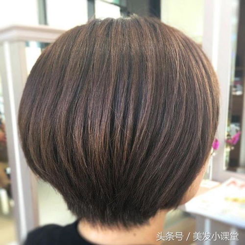 端庄又优雅的短发,中年女性的最爱