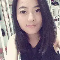 三十多岁女人头像同一个人几张照片