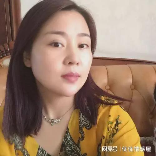 60岁老头哭诉同房41岁女友,性欲太强,一晚折腾八次,坚决离婚