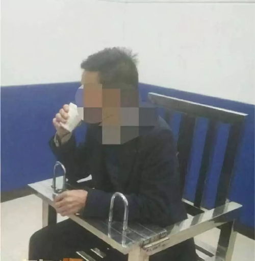 商南50岁大叔冒充网络美女美人计俘获众多男性网友山阳辖区一村民主动上交民爆物品