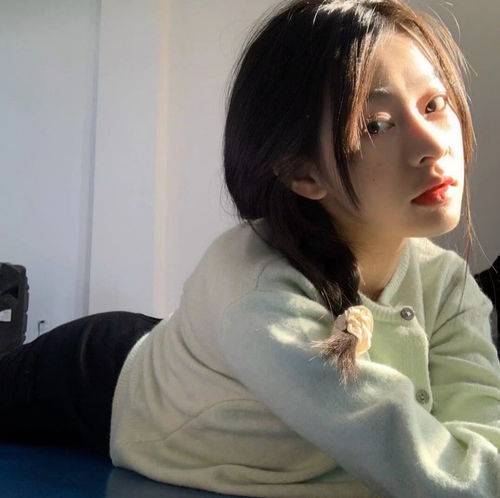 女生头像我不看月亮也不说想你这样月亮和你都蒙在鼓里